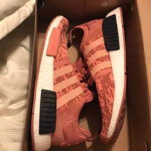 Women’s Adidas nmd_R1 W